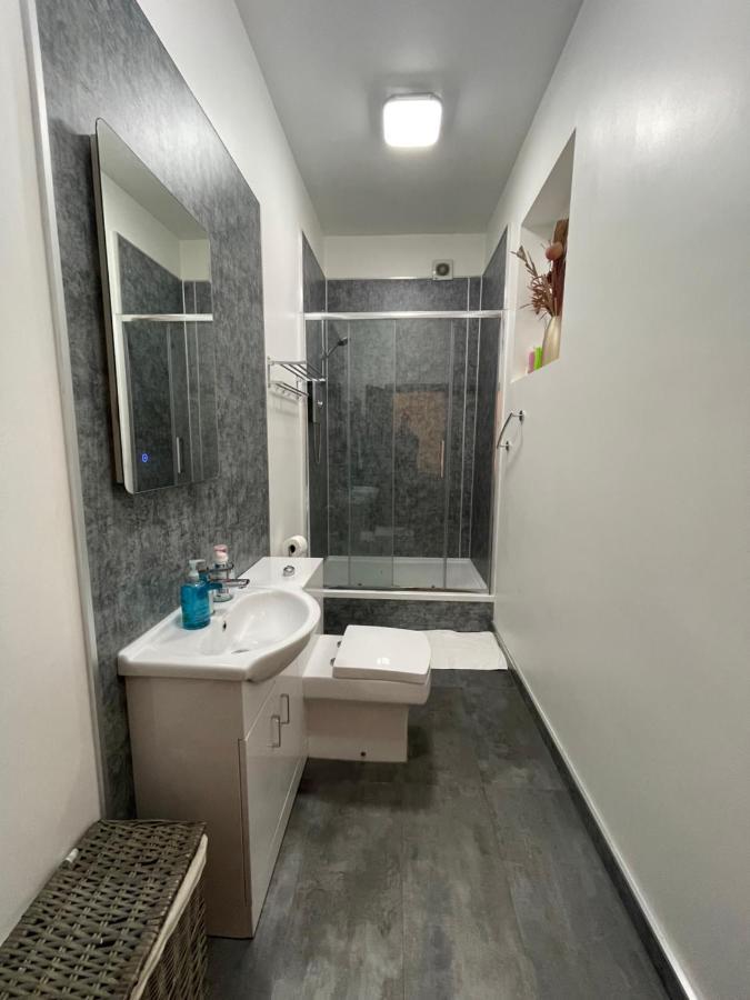 布罗克斯本Premier 2 Bed Flat C公寓 外观 照片